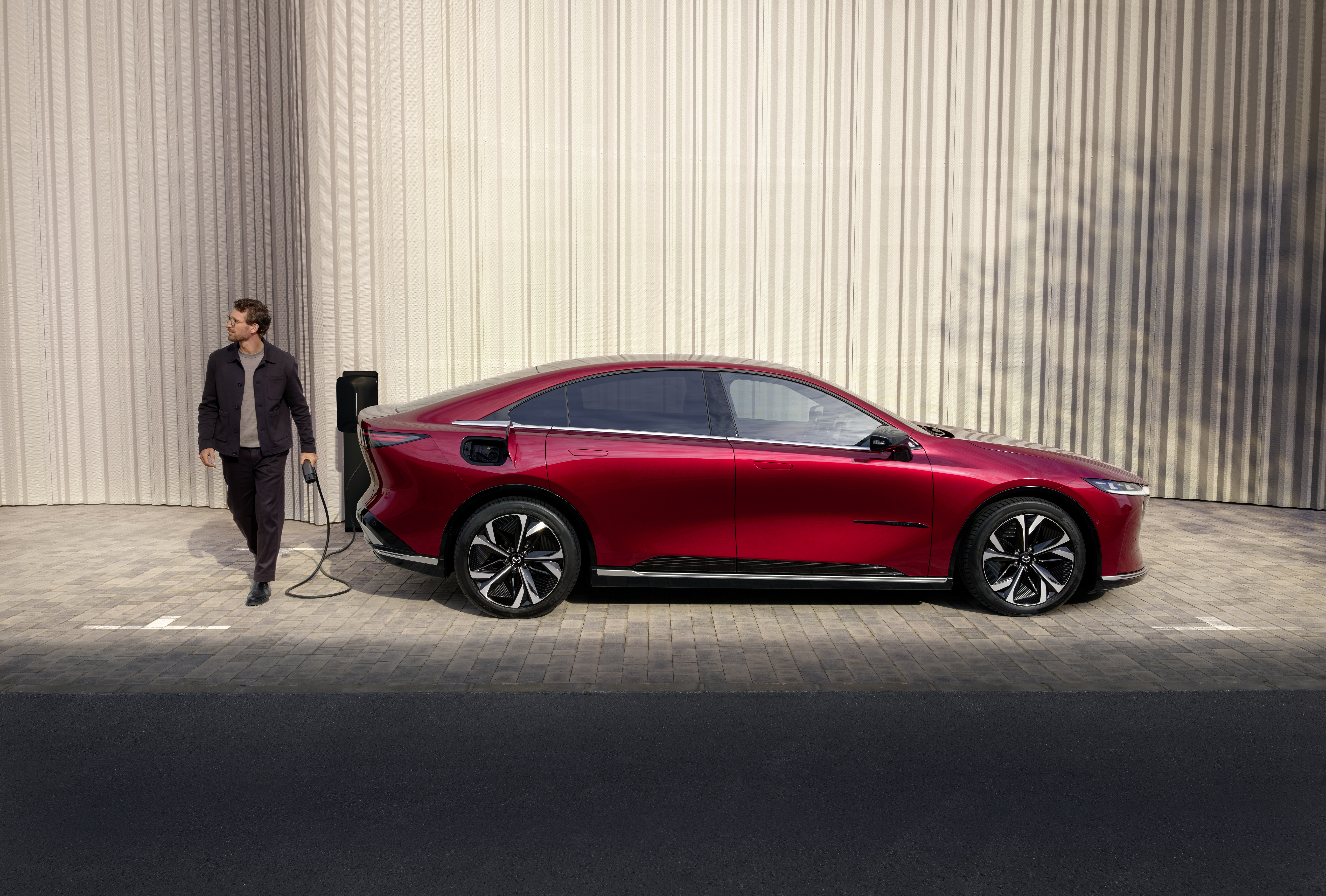 Mazda-CX6e-instrumentbraet
