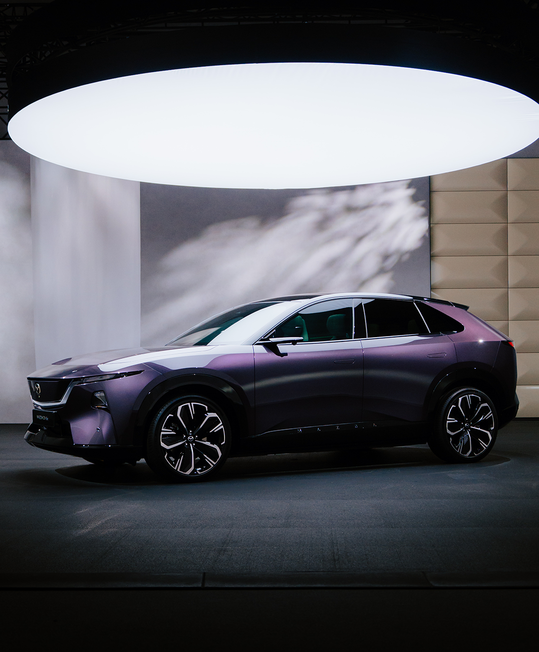 Mazda CX6e spotlight